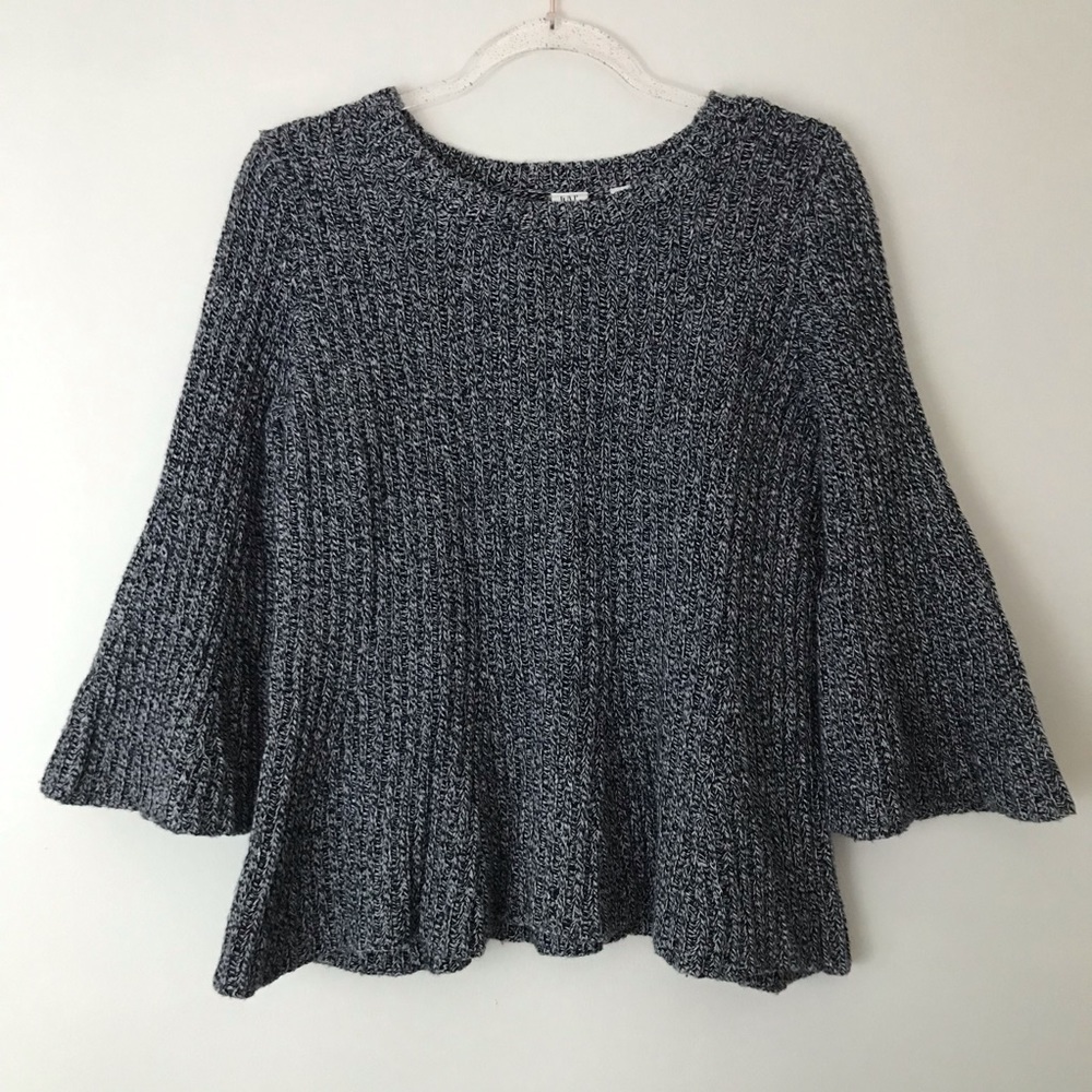 Gap sweater
